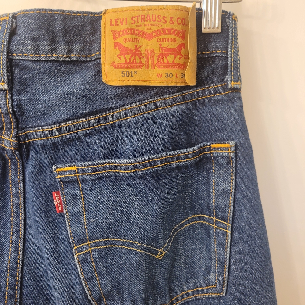 Levi's 501's Classic Straight Jeans - Picture 6 of 7